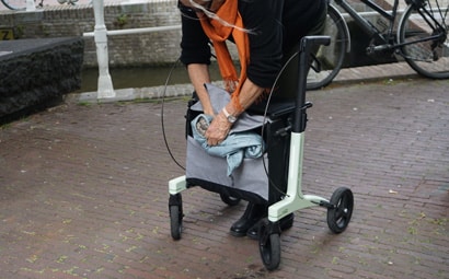 lightweight rollator with two included bags